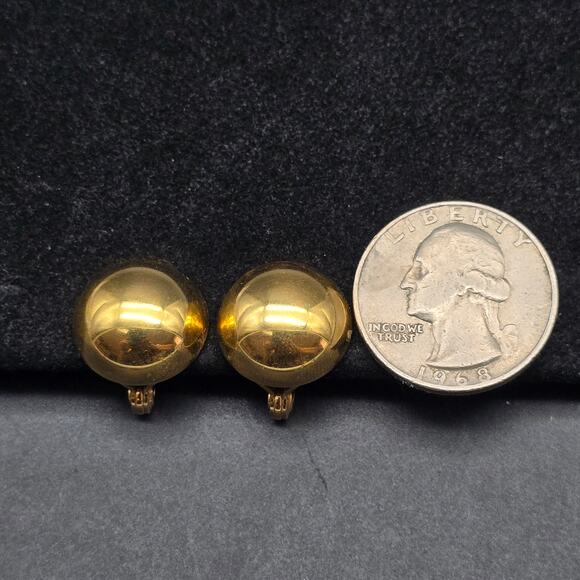 Monet Gold Tone Domed Circle Clip On Earrings Vintage Jewelry - Picture 5 of 6